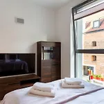 Marina Centre By Bookinghost Apartment