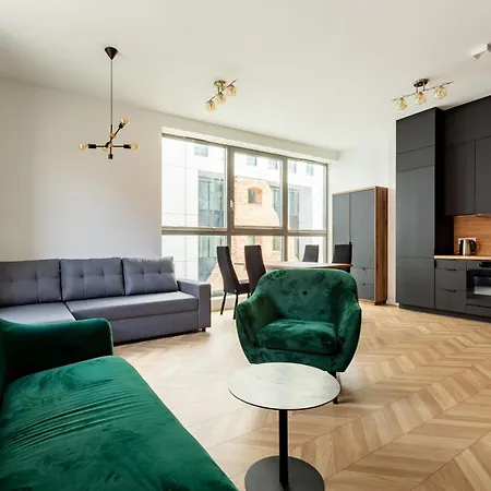 Marina Centre By Bookinghost *