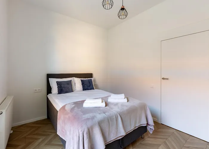 Apartman Marina Centre By Bookinghost