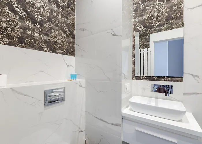 Marina Centre By Bookinghost グダニスク