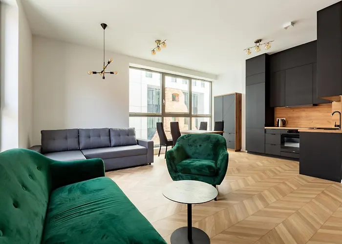 Marina Centre By Bookinghost *